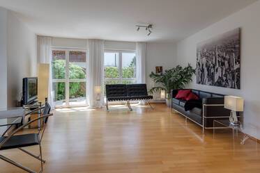 Эксклюзивно меблированная двухэтажная квартира в Neubiberg