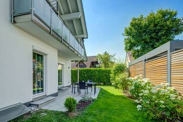 Эксклюзивно меблированная квартира с садом в Gröbenzell