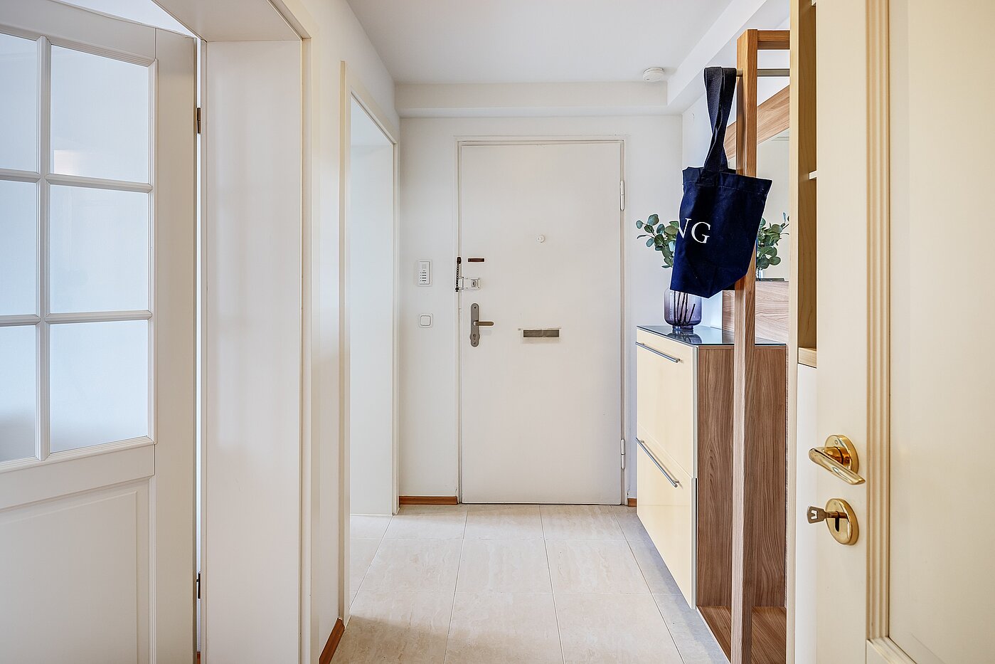 Мансардная квартира с 2 комнатами | München-Au | 2209ML3 | Flur Blickrichtung Eingangstür