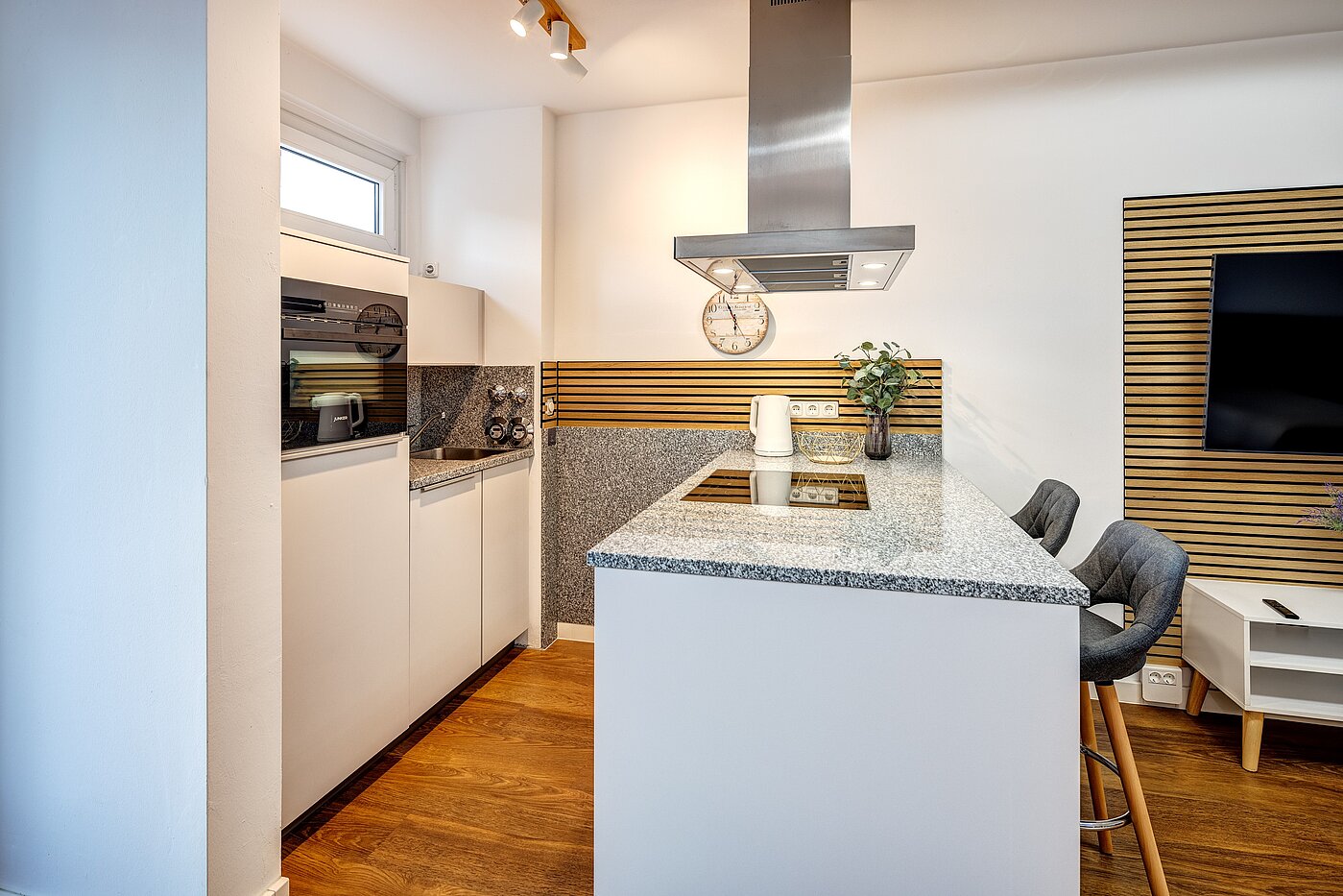 Apartment с 1 комнатная | München-Milbertshofen | 70183 | Große Arbeitsfläche