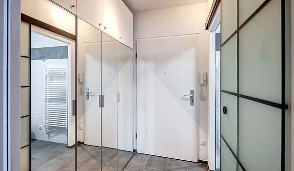 Apartment с 1 комнатная | München-Milbertshofen | 70183 | Einbauschrank im Flur