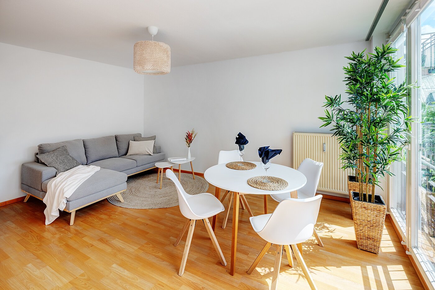 Квартира в многоэтажно доме с 2 комнатами | München-Obersendling | 70039 | Kombinierter Wohn-/Essbereich