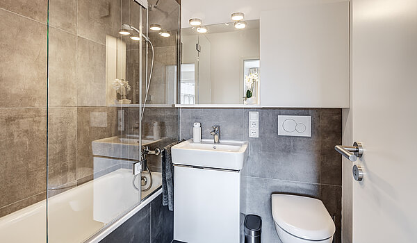 Квартира в многоэтажно доме с 4 комнатами | München-Au | 70423 | Bad 2