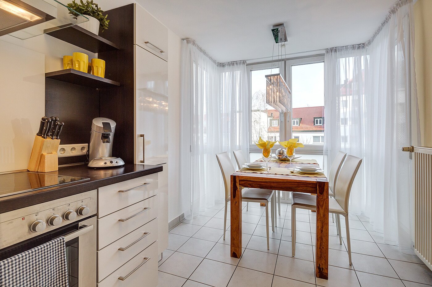 Квартира в многоэтажно доме с 2 комнатами | München-Schwabing | 70102 | ...mit Platz zum essen