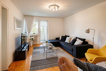 Forstenried: очаровательная, тихая квартира с паркетом и солнечным балконом — свободна