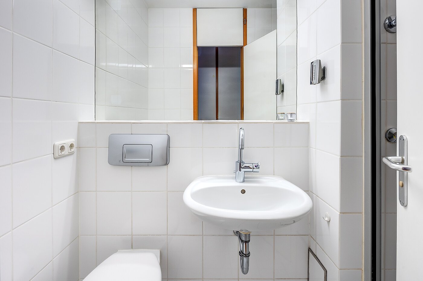 Квартира в многоэтажно доме с 1 комнатная | München-Maxvorstadt | 70087 | Bad mit...