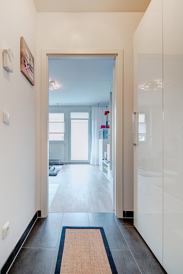 Квартира в многоэтажно доме с 1 комнатная | München-Berg am Laim | 70064 | Vom Eingang kommend