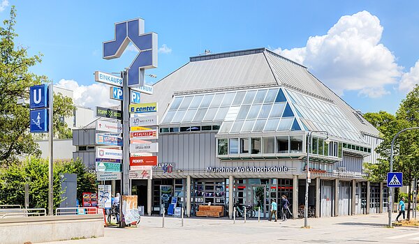 Квартира в многоэтажно доме с 2 комнатами | München-Hadern | 704101 | Einkaufszentrum Hardener Stern
