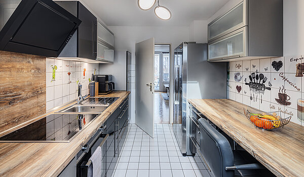 Квартира в многоэтажно доме с 2 комнатами | Poing | 70373 | ...Essplatz
