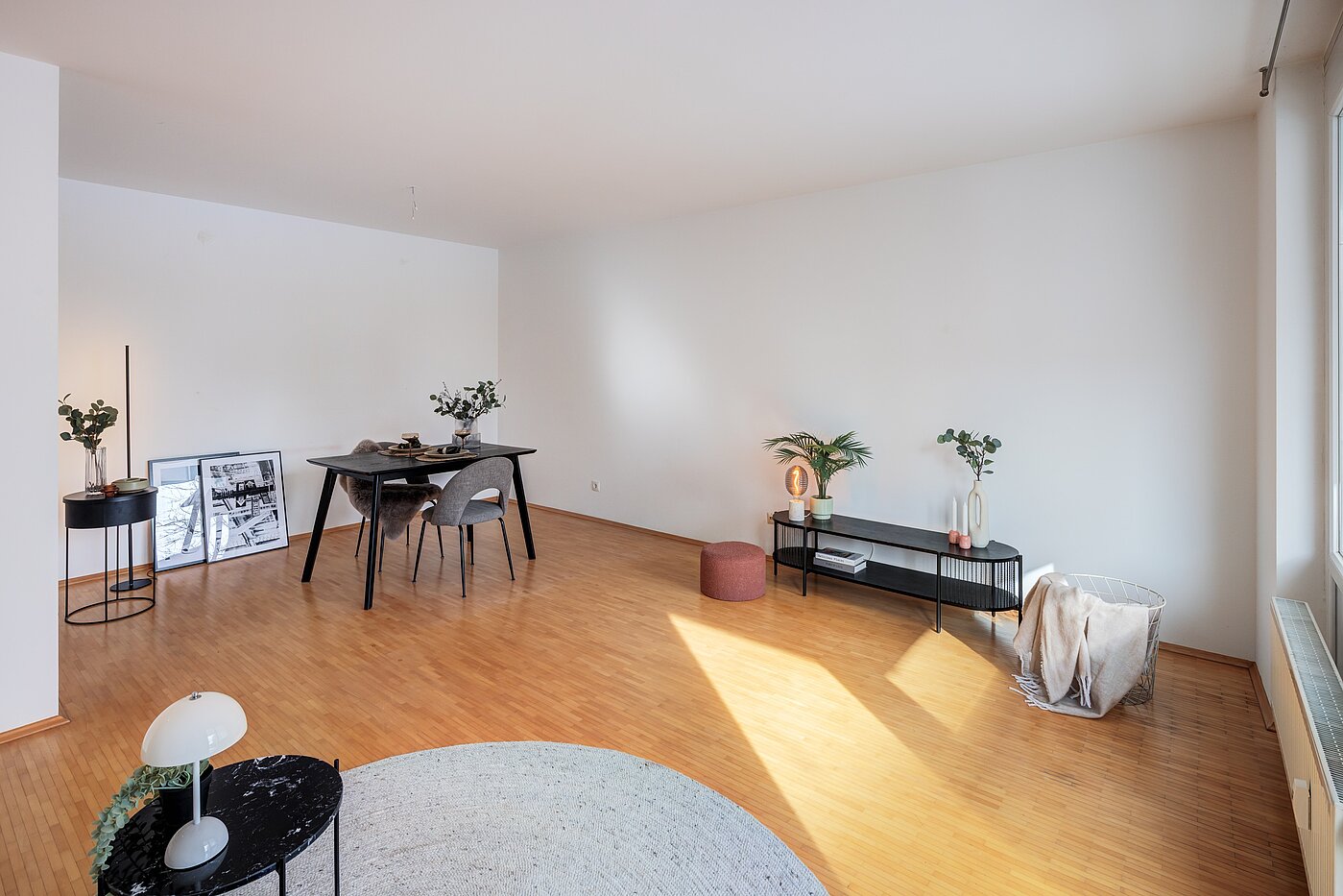 Квартира в многоэтажно доме с 2 комнатами | München-Bogenhausen | 70396 | Wohnzimmer...