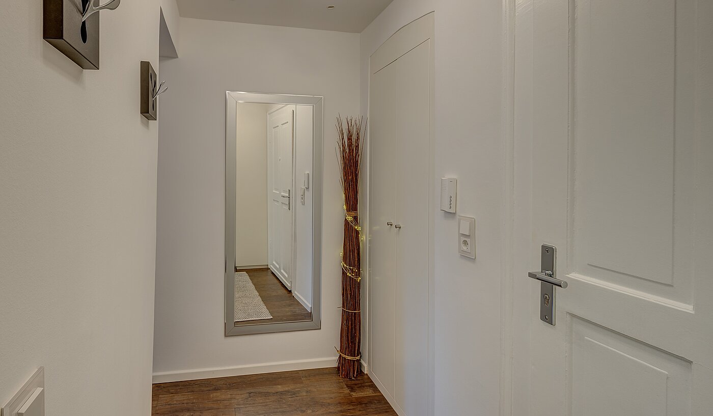 Квартира в многоэтажно доме с 1 комнатная | München-Neuhausen | 70235 | Flur...