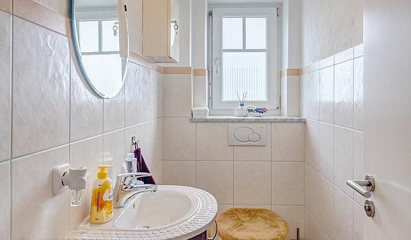 Квартира в многоэтажно доме с 3.5 комнатами | Bad Aibling | 70442 | Separates Gäste-WC
