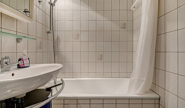 Apartment с 1 комнатная | München-Feldmoching | 70484 | Badezimmer