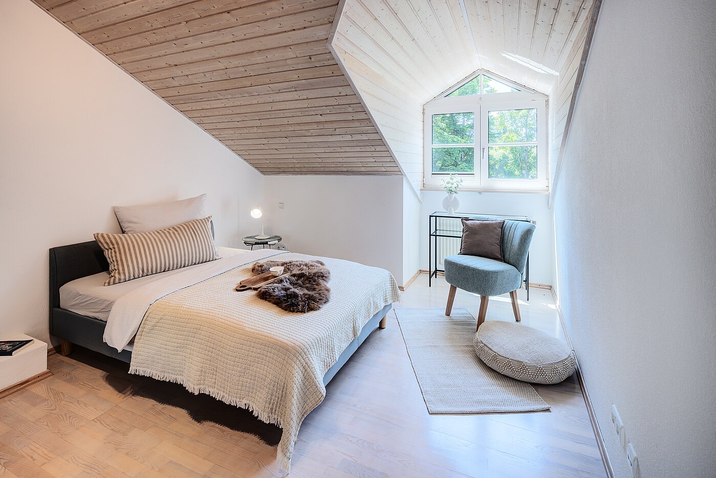 Квартира в многоэтажно доме с 2 комнатами | München-Thalkirchen | 70241 | Helles Schlafzimmer...