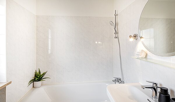 Таун-хаус с 5 комнатами | Unterschleißheim | 70187 | ...mit Badewanne