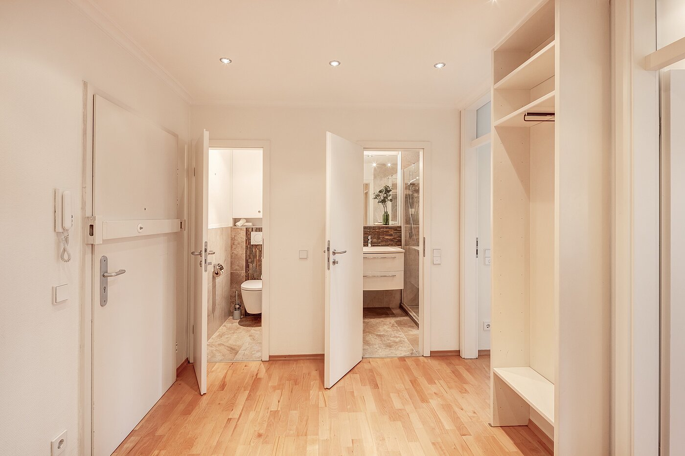 Квартира в многоэтажно доме с 3 комнатами | München-Maxvorstadt | 70133 | Blick vom Eingangsbereich