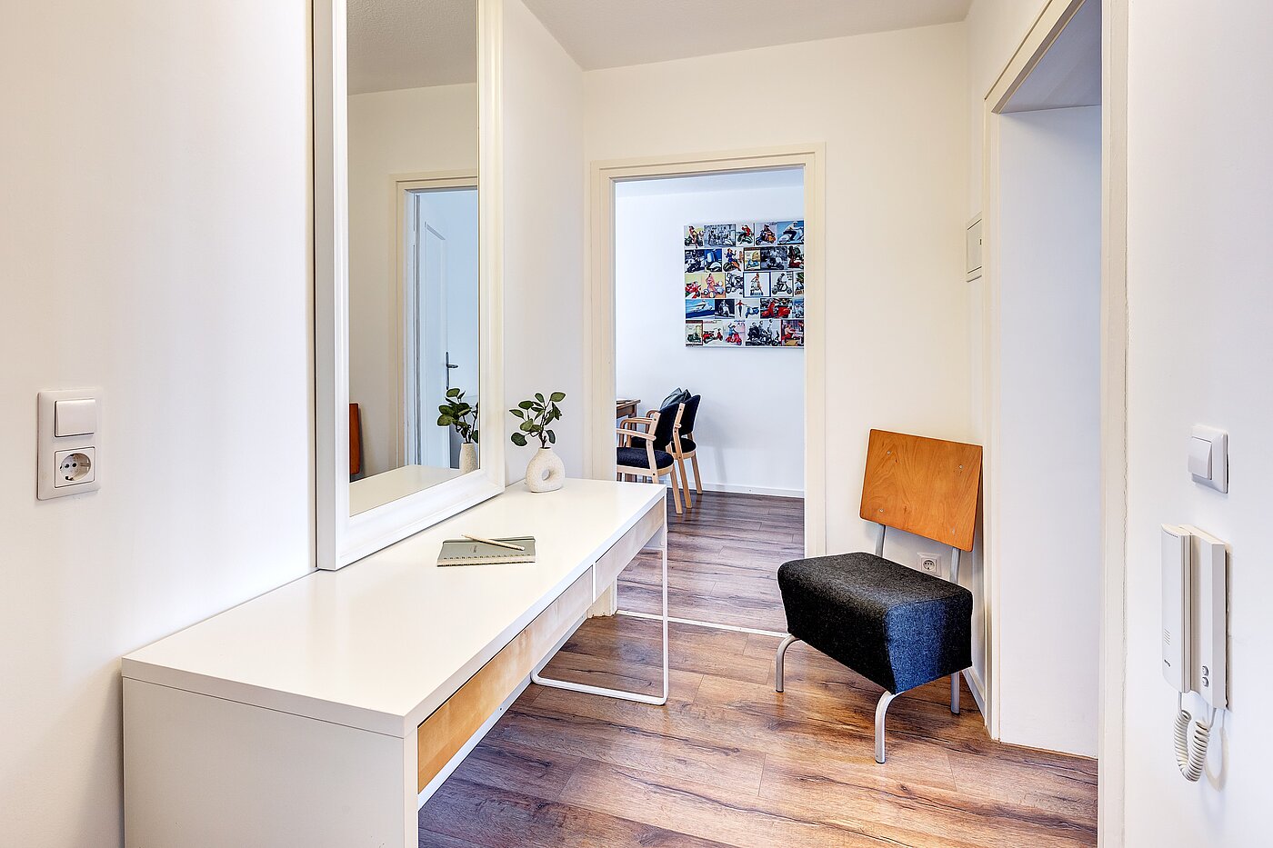 Квартира в многоэтажно доме с 2.5 комнатами | München-Berg am Laim | 70030 | Einladende Diele