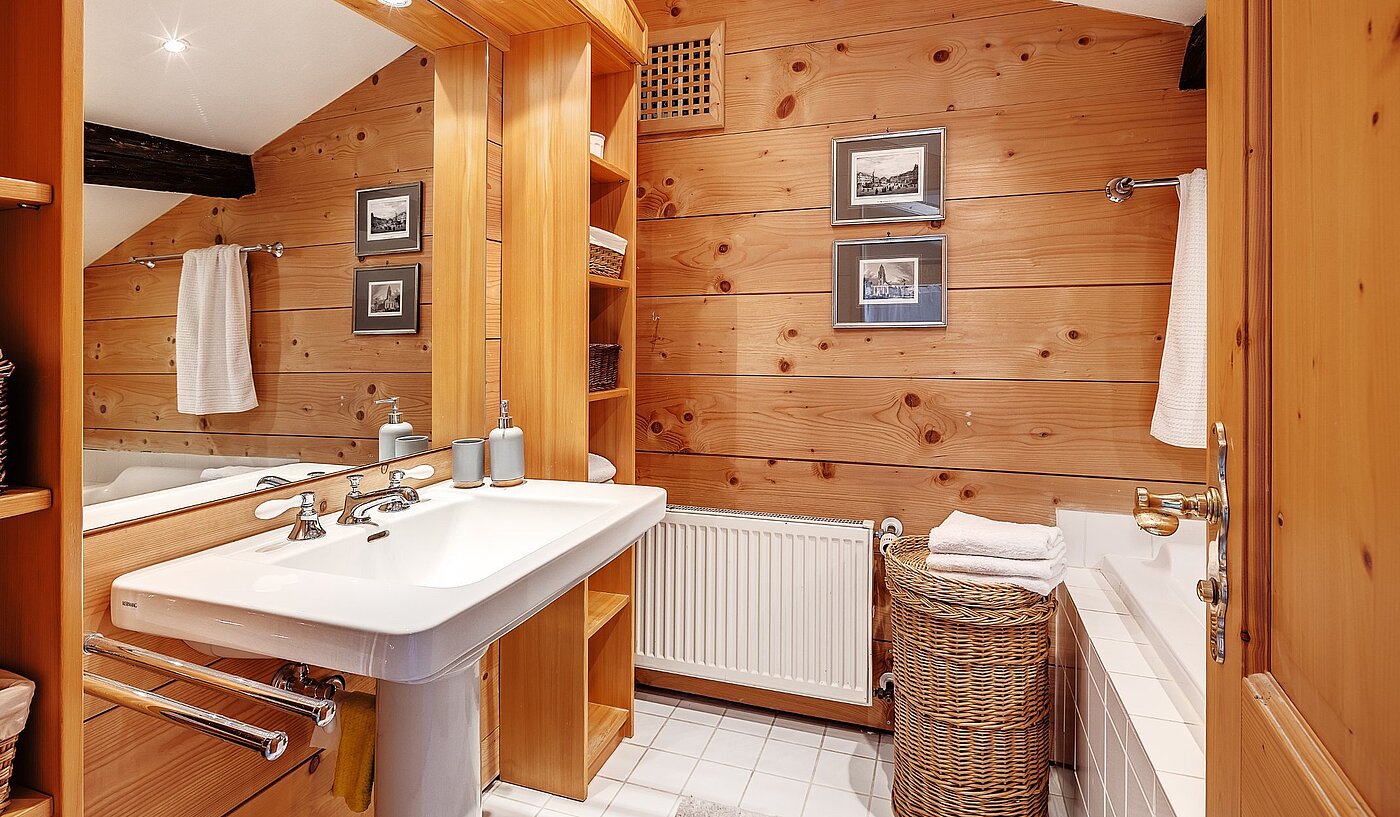 Квартира в многоэтажно доме с 11 комнатами | Gmund/Dürnbach | 2107ML11 | Wannenbad DG