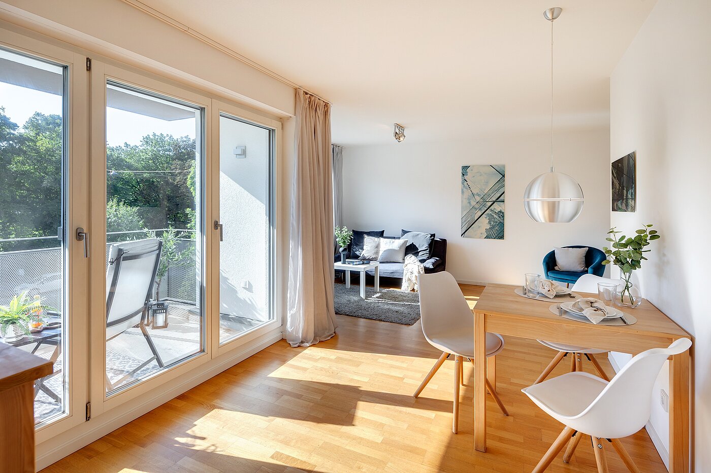 Квартира в многоэтажно доме с 2 комнатами | München-Schwabing | 70278 | Wohn- Essbereich