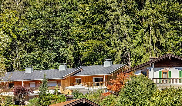 Угловой террасный дом с 3 комнатами | Kreuth | 70037 | Blick auf das Reihenendhaus