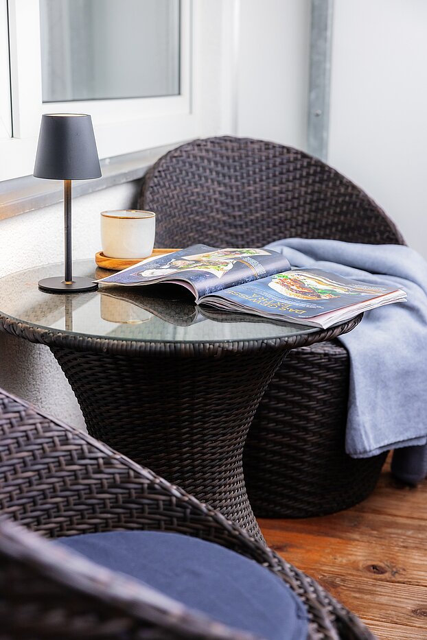 Apartment с 1 комнатная | München-Forstenried | 70190 | Balkon mit Morgensonne...