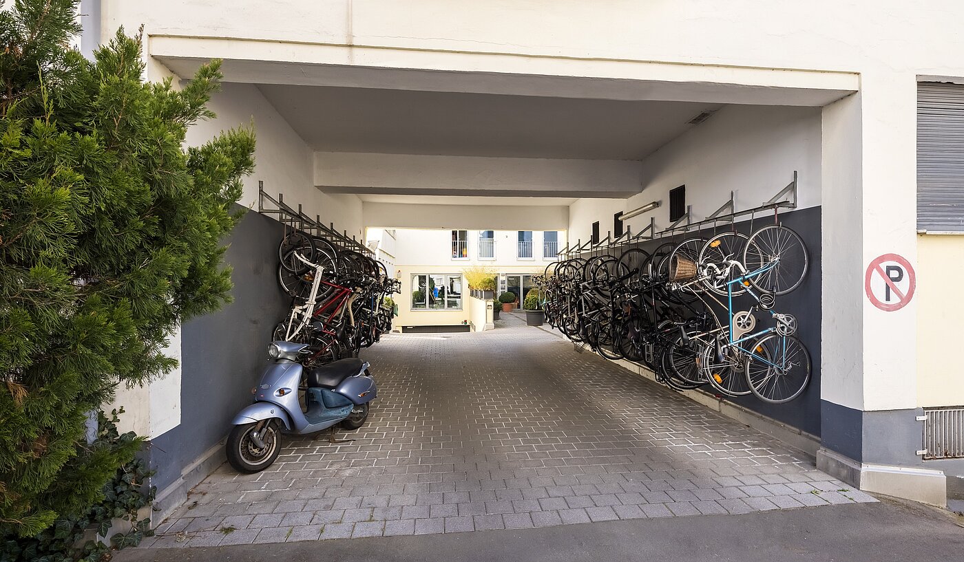 Квартира в многоэтажно доме с 3 комнатами | München-Maxvorstadt | 2203ML31 | Fahrradabstellmöglichkeiten