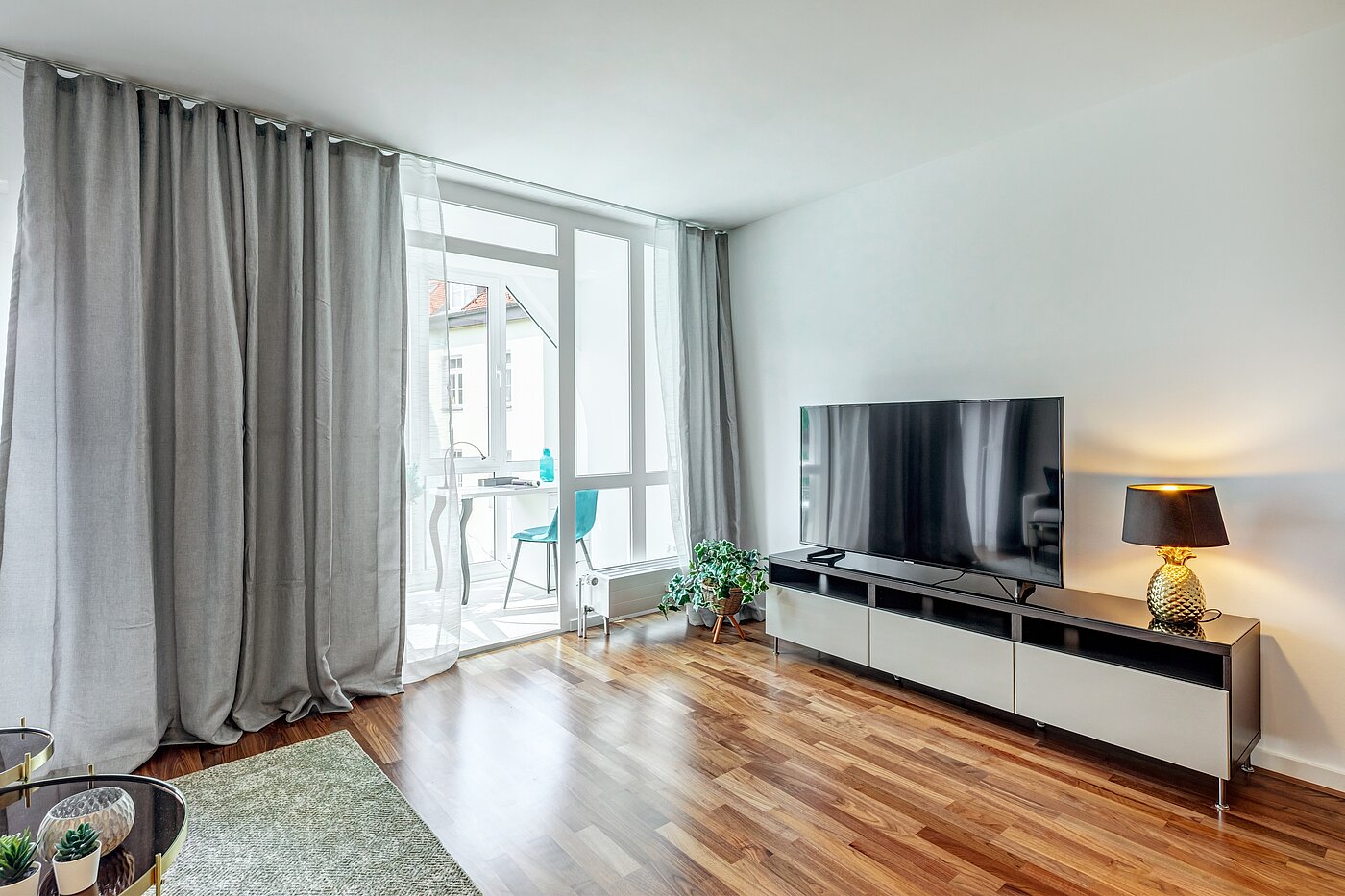 Квартира в многоэтажно доме с 2 комнатами | München-Schwabing | 70434 | ...Wintergarten als...