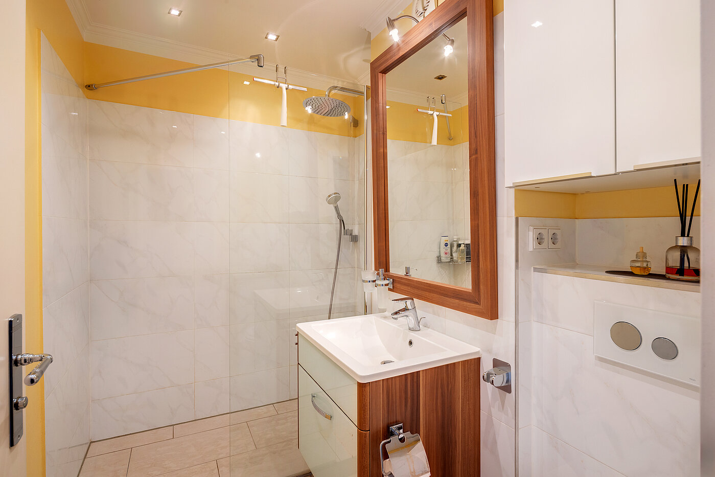 Apartment с 1 комнатная | München-Allach | 70298 | Große Dusche