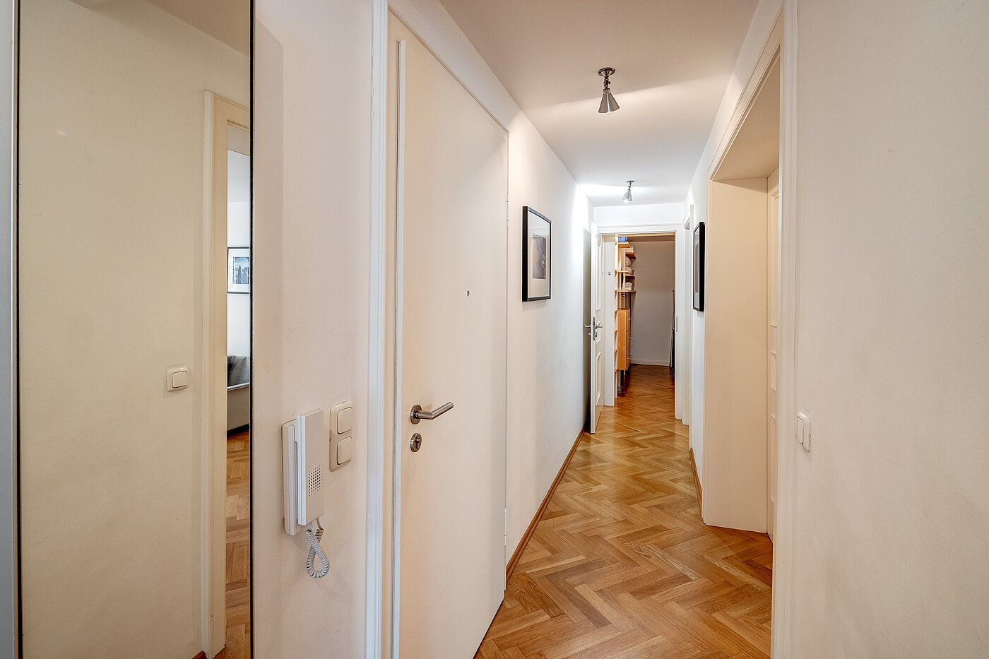 Квартира в многоэтажно доме с 3 комнатами | München-Schwabing | 2212ML1 | Freundliches Entreé