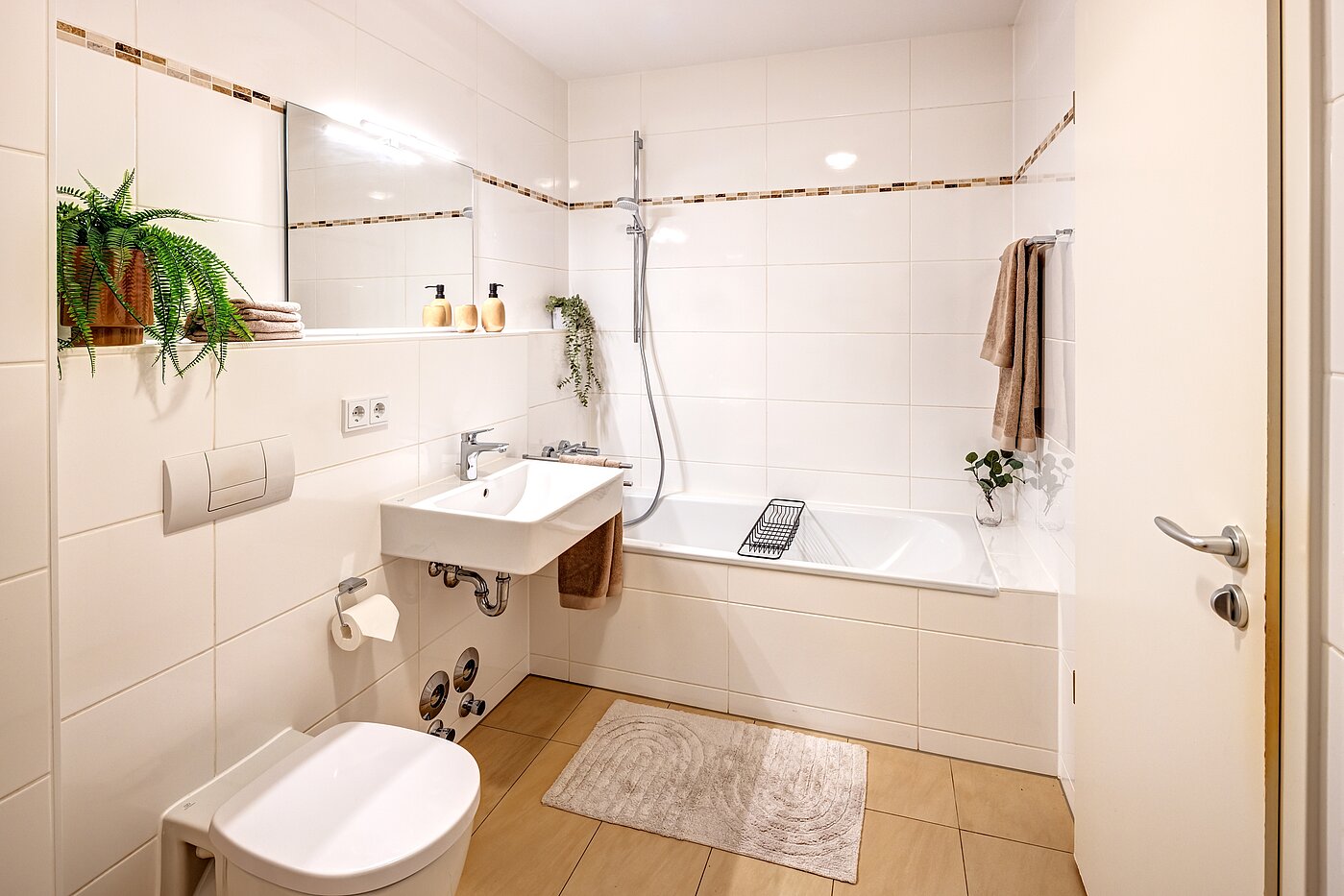 Квартира в многоэтажно доме с 2 комнатами | München-Thalkirchen | 70493 | ...Badezimmer