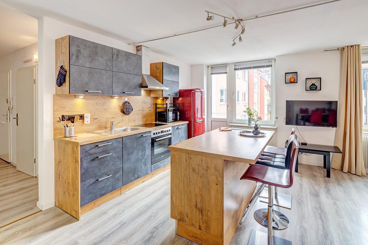 Квартира в многоэтажно доме с 3 комнатами | München-Schwabing | 70292 | Geschmackvolle Einbauküche