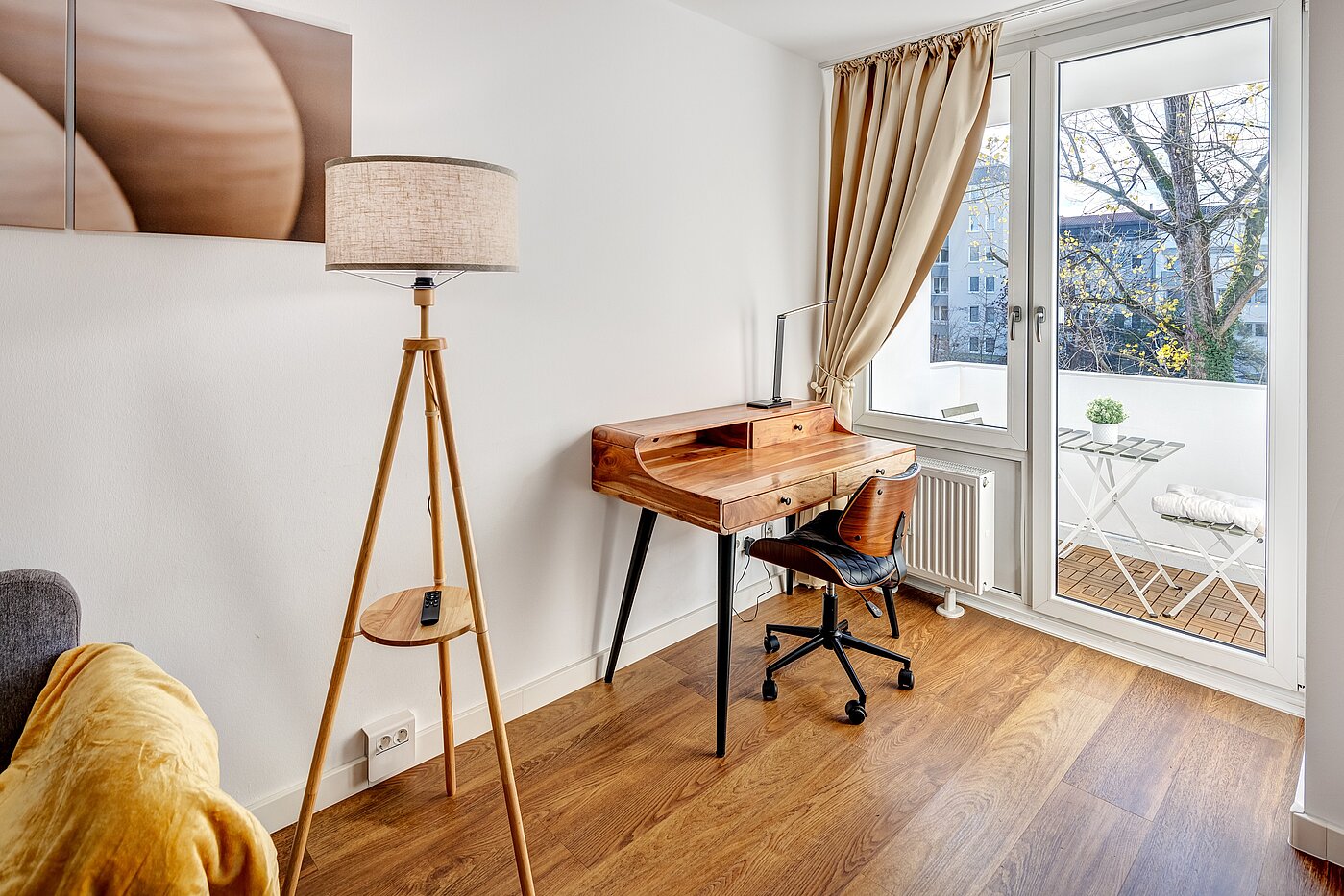 Apartment с 1 комнатная | München-Milbertshofen | 70183 | Schreibtisch...