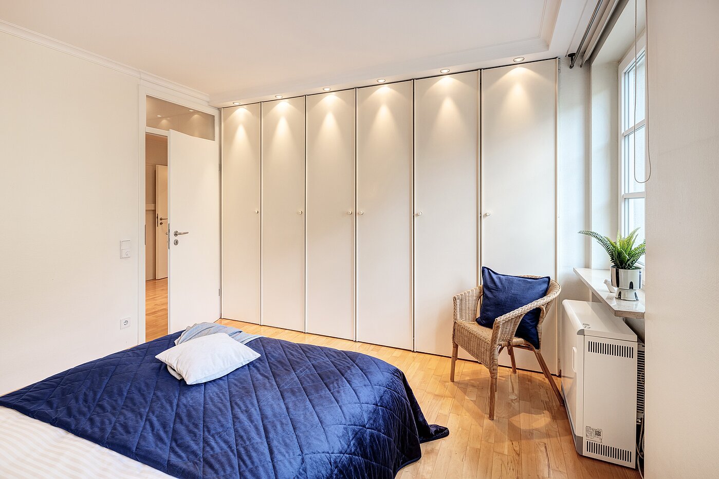 Квартира в многоэтажно доме с 3 комнатами | München-Maxvorstadt | 70133 | ...Einbauschränken