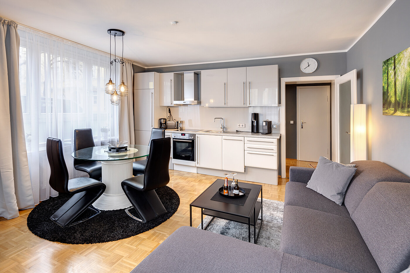 Плоский с 2 комнатами | 70219 | ...mit Platz zum Essen und Kochen