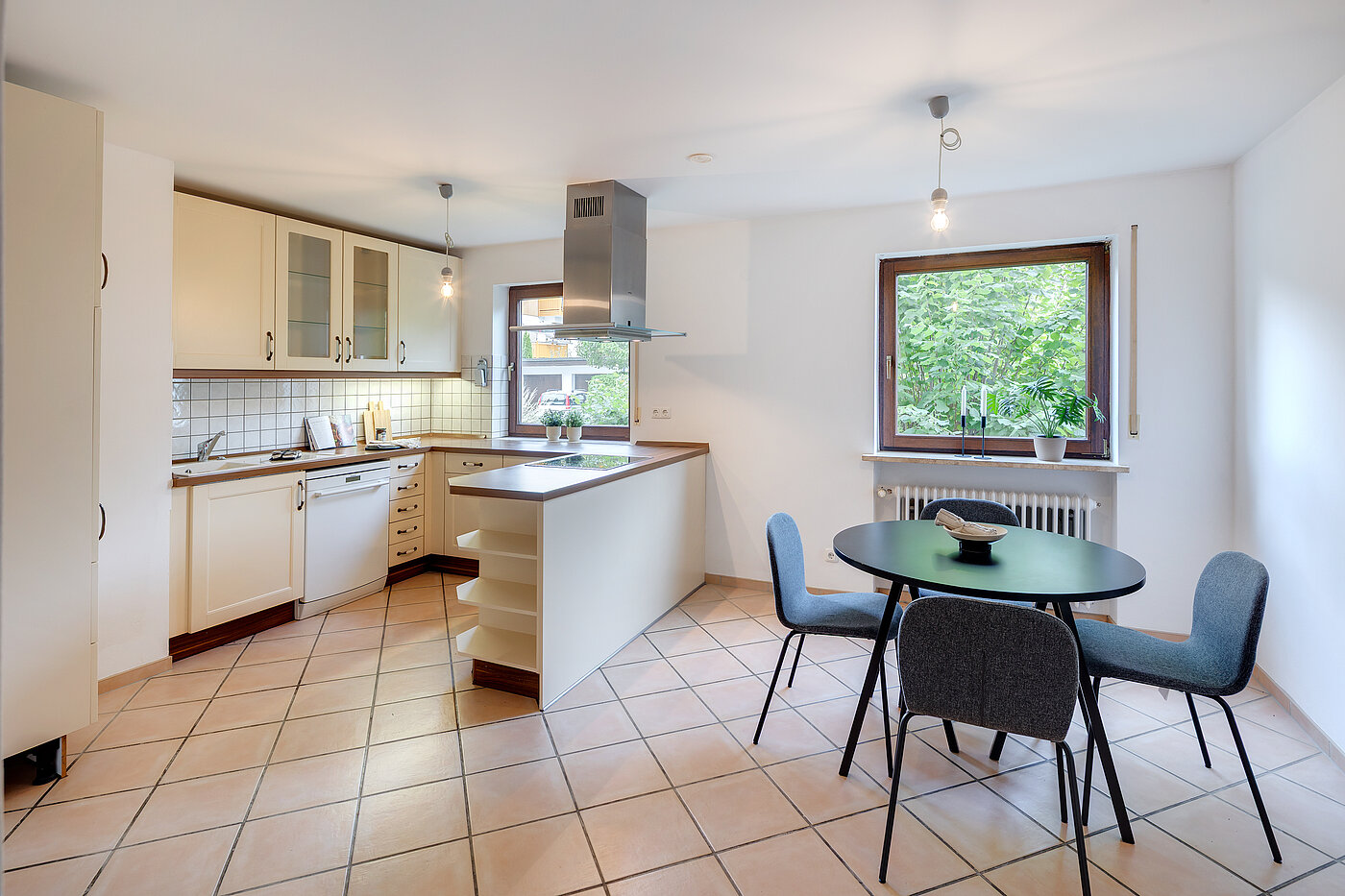 Угловой террасный дом с 5.5 комнатами | München-Trudering | 702531 | ...einladendem Essplatz