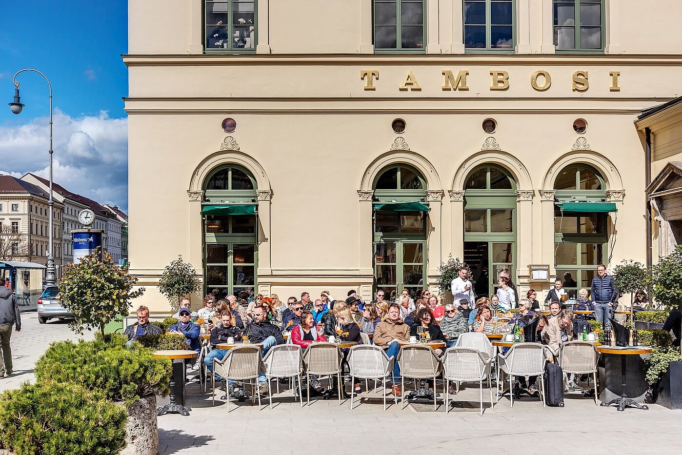 Квартира в многоэтажно доме с 3 комнатами | 70046 | Tambosi am Odeonsplatz