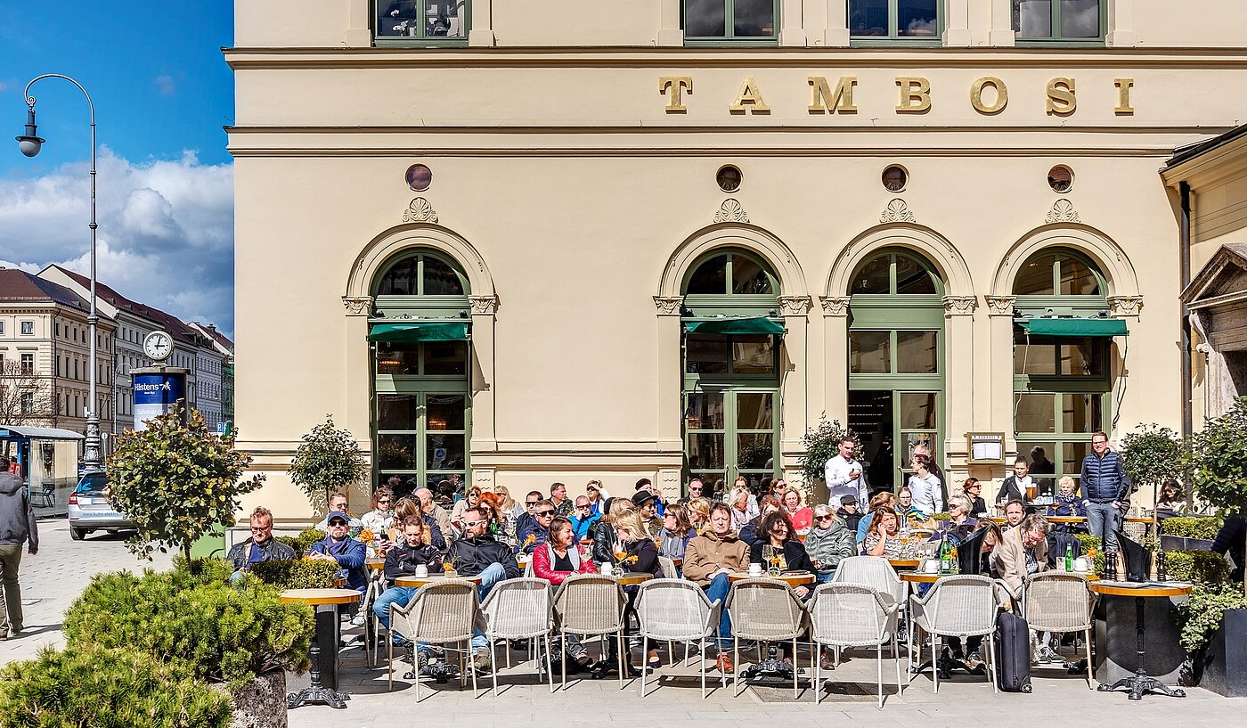 Квартира в многоэтажно доме с 3 комнатами | 70046 | Tambosi am Odeonsplatz