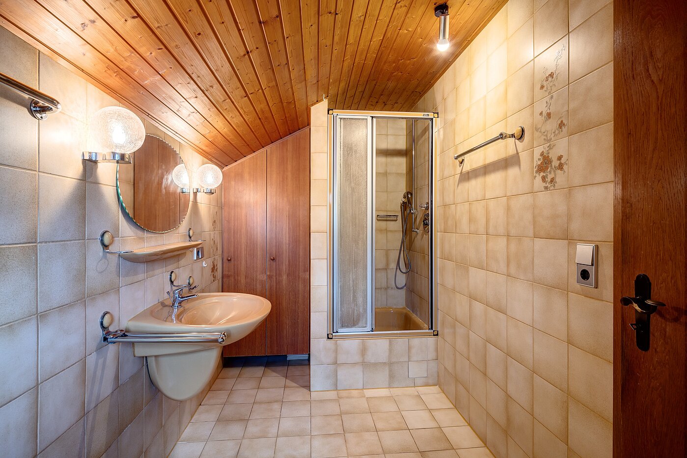 Угловой террасный дом с 5 комнатами | Penzberg | 701121 | ...Fenster