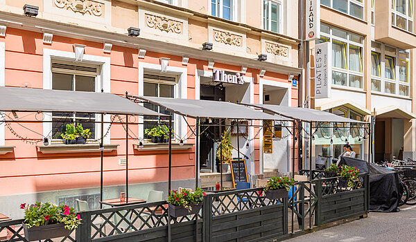 Квартира в многоэтажно доме с 2 комнатами | München-Schwabing | 70434 | In der Nähe
