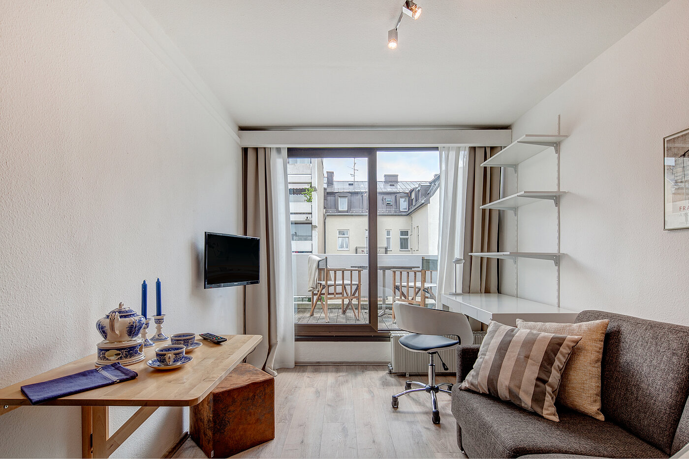 Apartment с 1 комнатная | München-Maxvorstadt | 70448 | Große Fensterfront