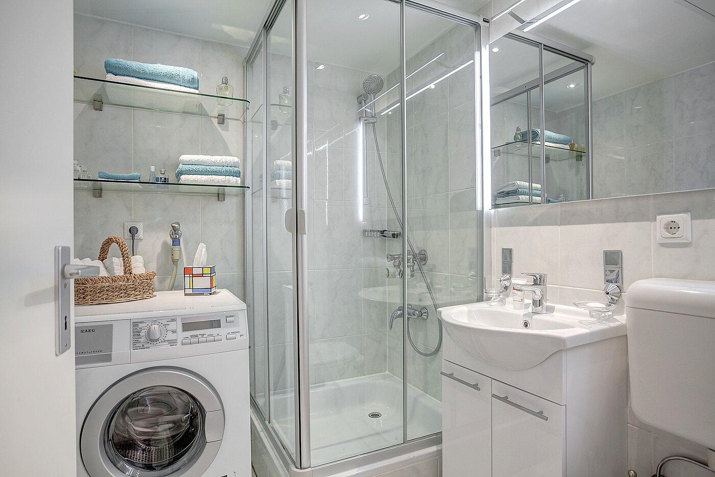 Квартира в многоэтажно доме с 1 комнатная | München-Moosach | 70092 | Duschbad mit Waschtrockner