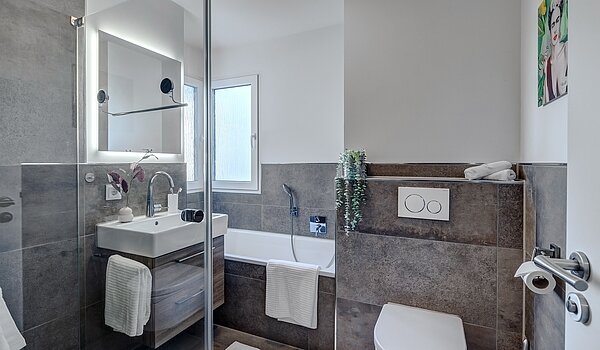 Квартира в многоэтажно доме с 4 комнатами | Ismaning | 700081 | Stilvolles Badezimmer