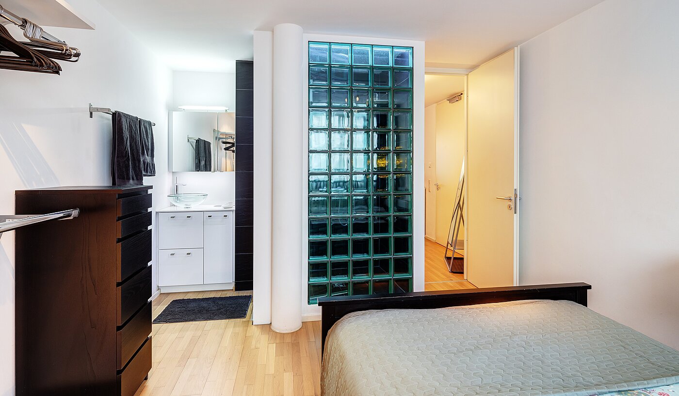 Квартира в многоэтажно доме с 2 комнатами | München-Au | 70108 | Schlafzimmer mit Bad