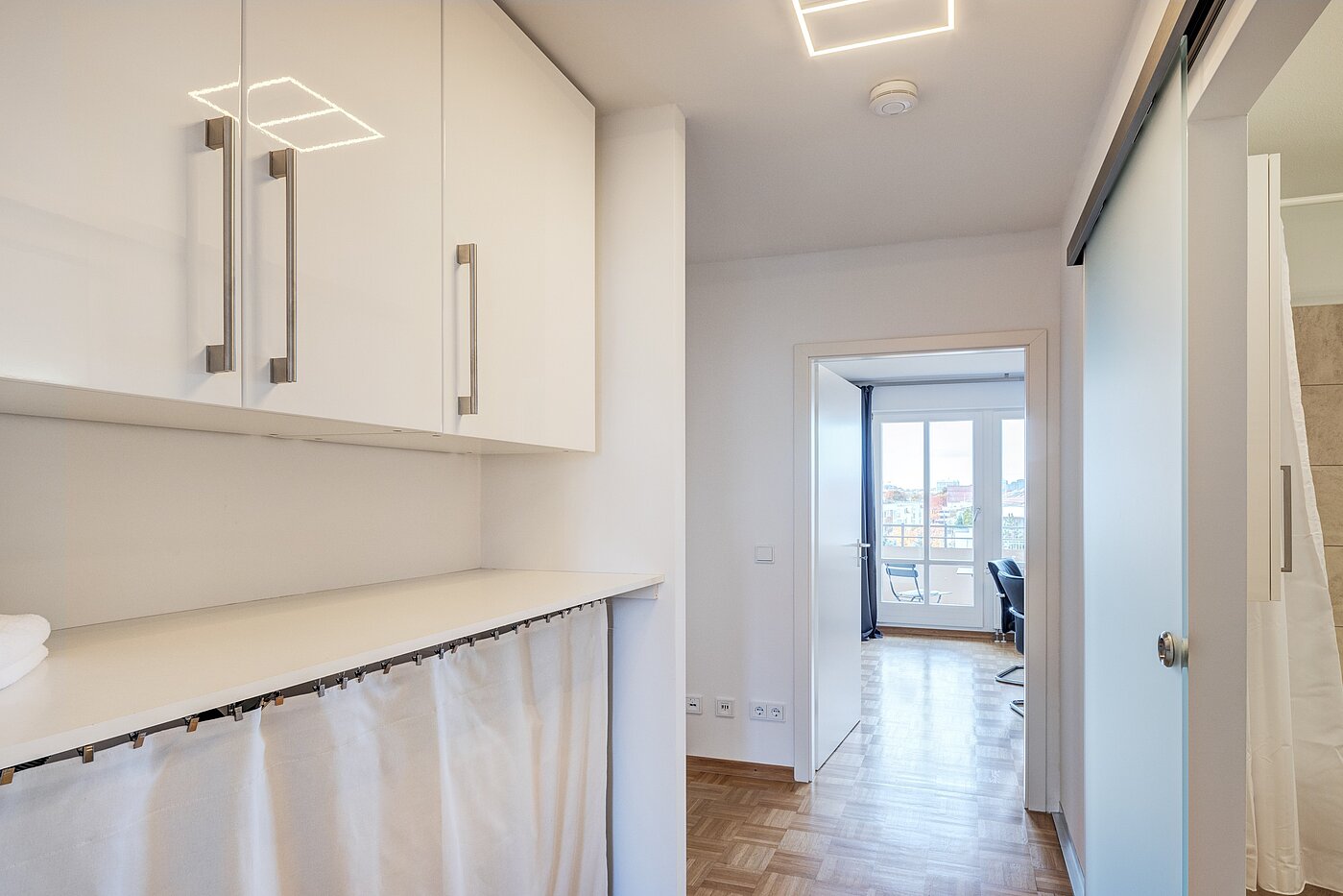Квартира в многоэтажно доме с 3 комнатами | München-Schwabing | 70299 | Flur