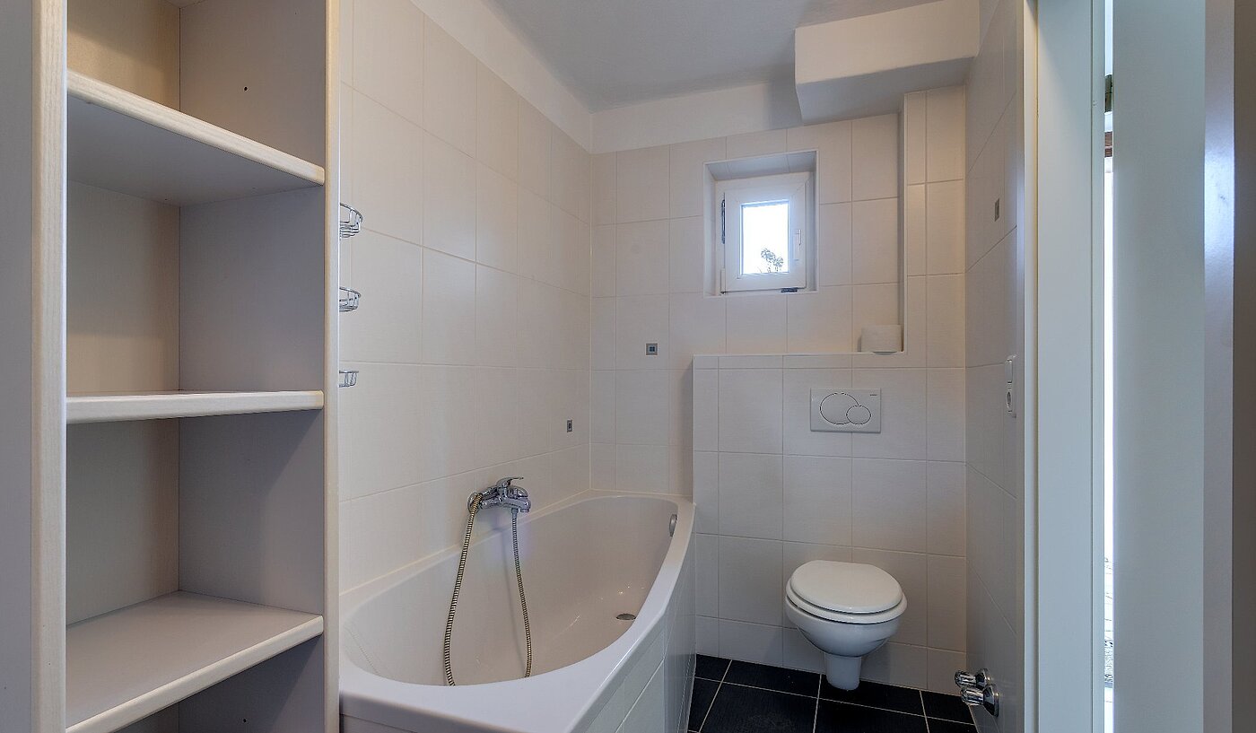 Bauernhaus с 9 комнатами | Hohenschäftlarn | 1805ML4 | Bad EG Haus 2