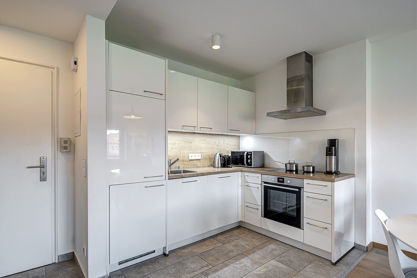 Apartment с 1 комнатная | München-Schwabing | 70198 | ...chicer Einbauküche und...