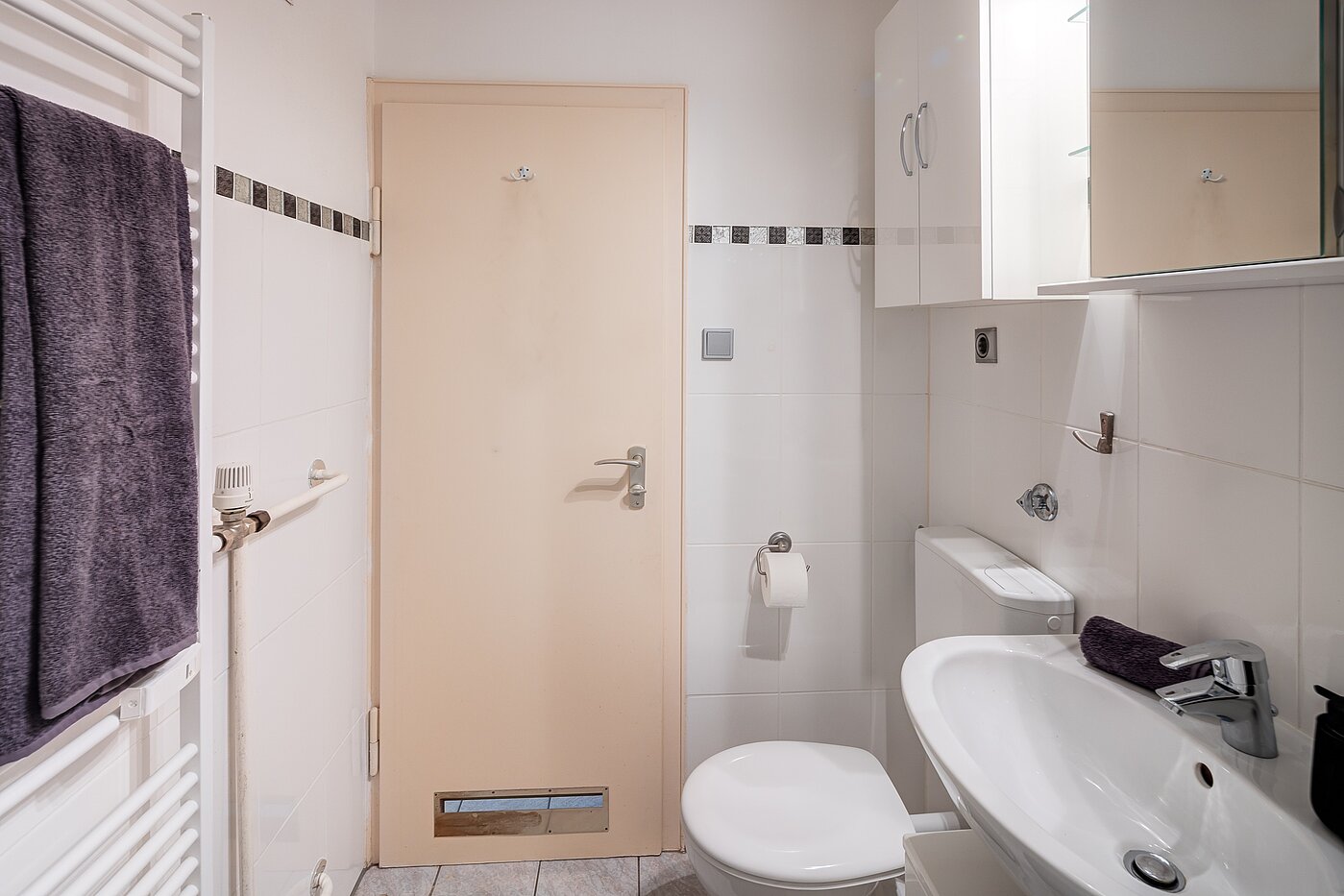 Apartment с 1 комнатная | München-Forstenried | 70190 | Geschmackvolles Bad...