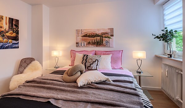 Квартира в многоэтажно доме с 2 комнатами | München-Sendling-Westpark | 70413 | ...Schlafzimmer mit...