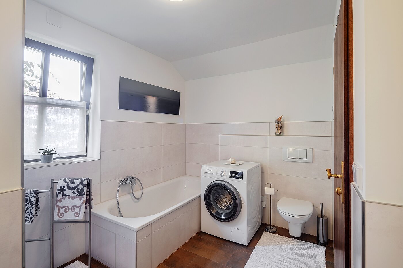Особняк с 4 комнатами | Neubiberg | 70429 | ...