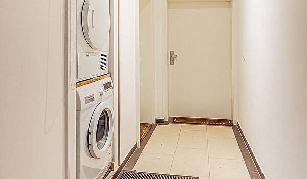 Плоский с 4 комнатами | München-Neuhausen | 70471 | Gemeinschaftsflur Blickrichtung Eingang